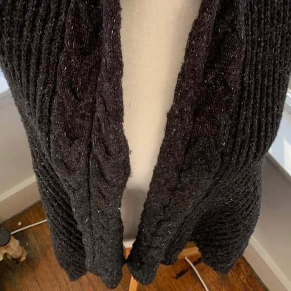 BCBGMAXAZRIA long open ribbed sleeveless wrap - Picture 3 of 7